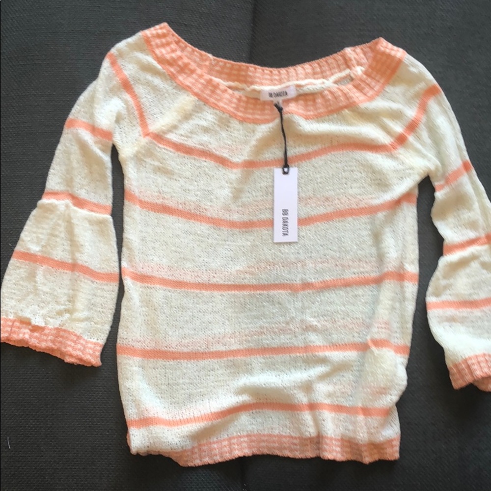 BB Dakota, light weight sweater